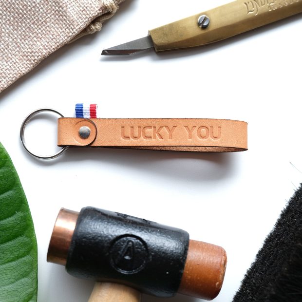 Porte clé cuir "Lucky You" personnalisé, beige