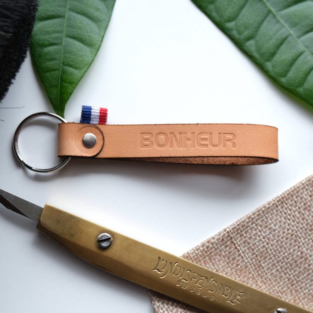 Porte clé cuir "Bonheur" personnalisé, beige