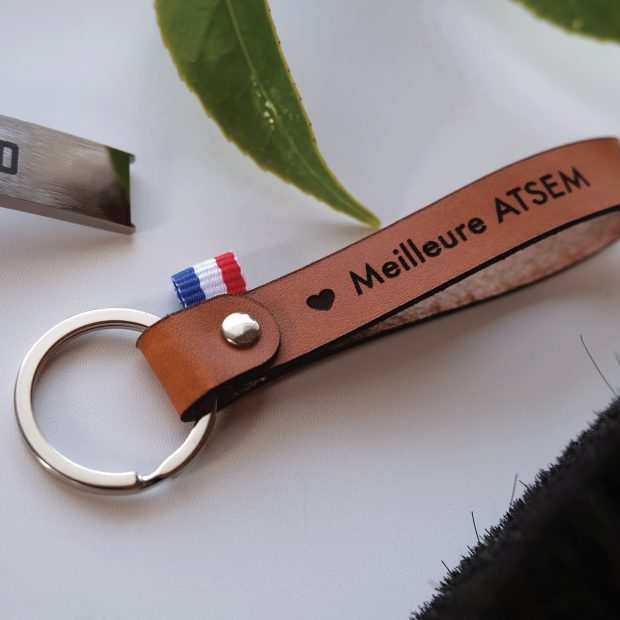Porte clé cuir "Meilleure ATSEM" personnalisé, camel